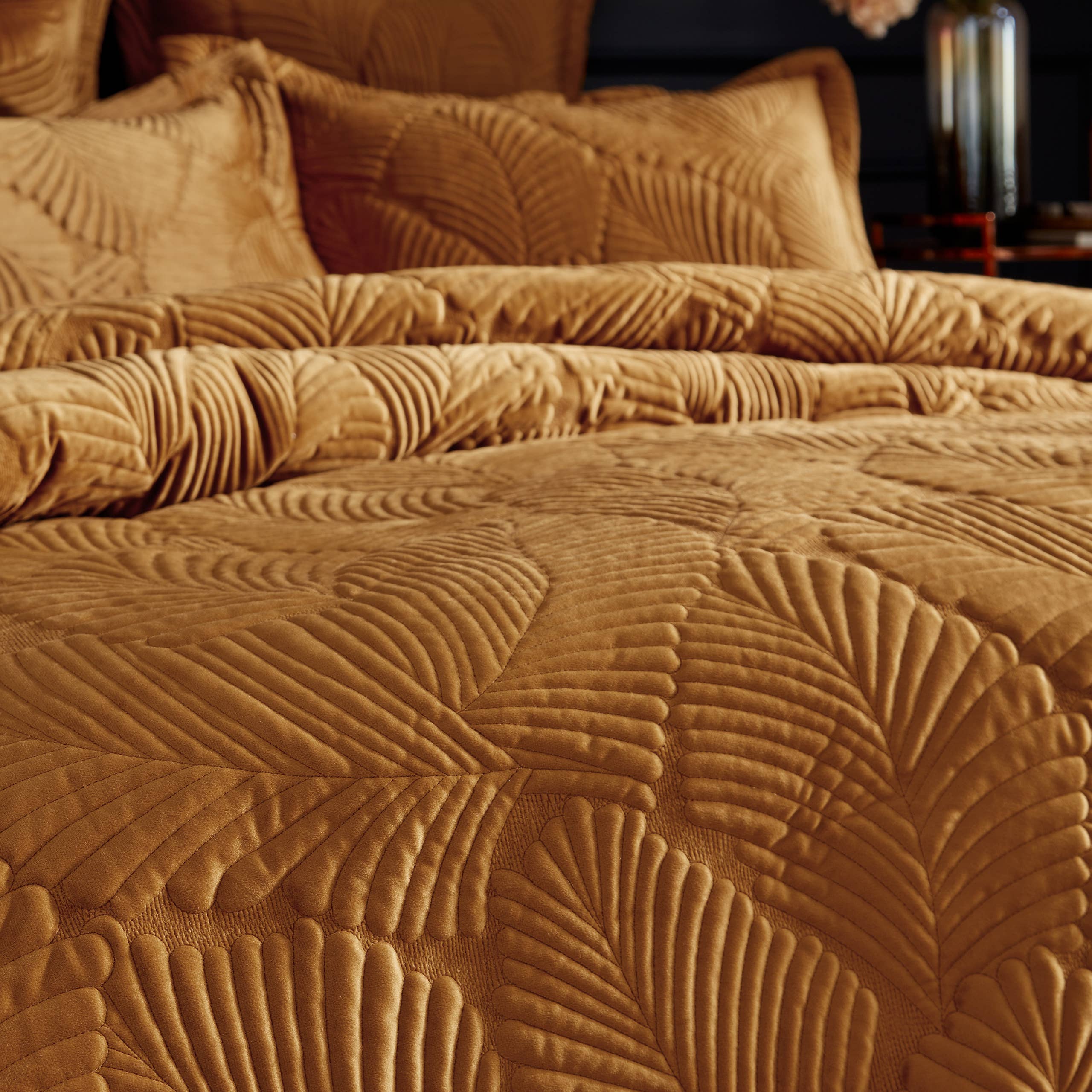 Palmeria Quilted Velvet Duvet Cover Set Gold: Gold / Super King